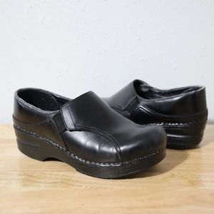 DANSKO | Black Leather Clogs Size 37 (US Size 6.5-7)